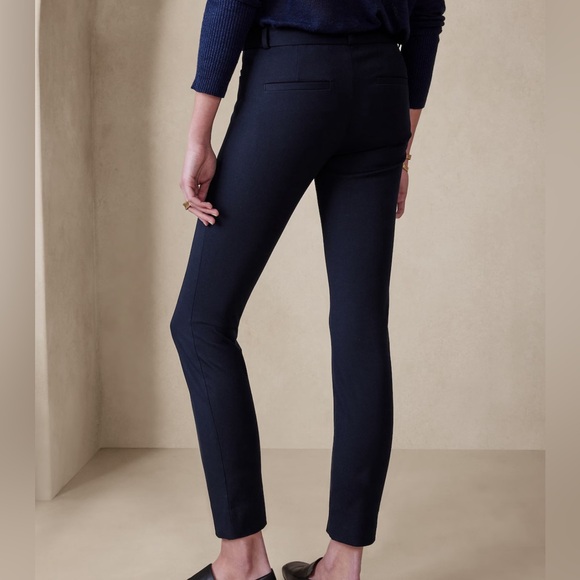 Banana Republic Pants - Navy Blue Banana Republic Sloan Skinny trousers